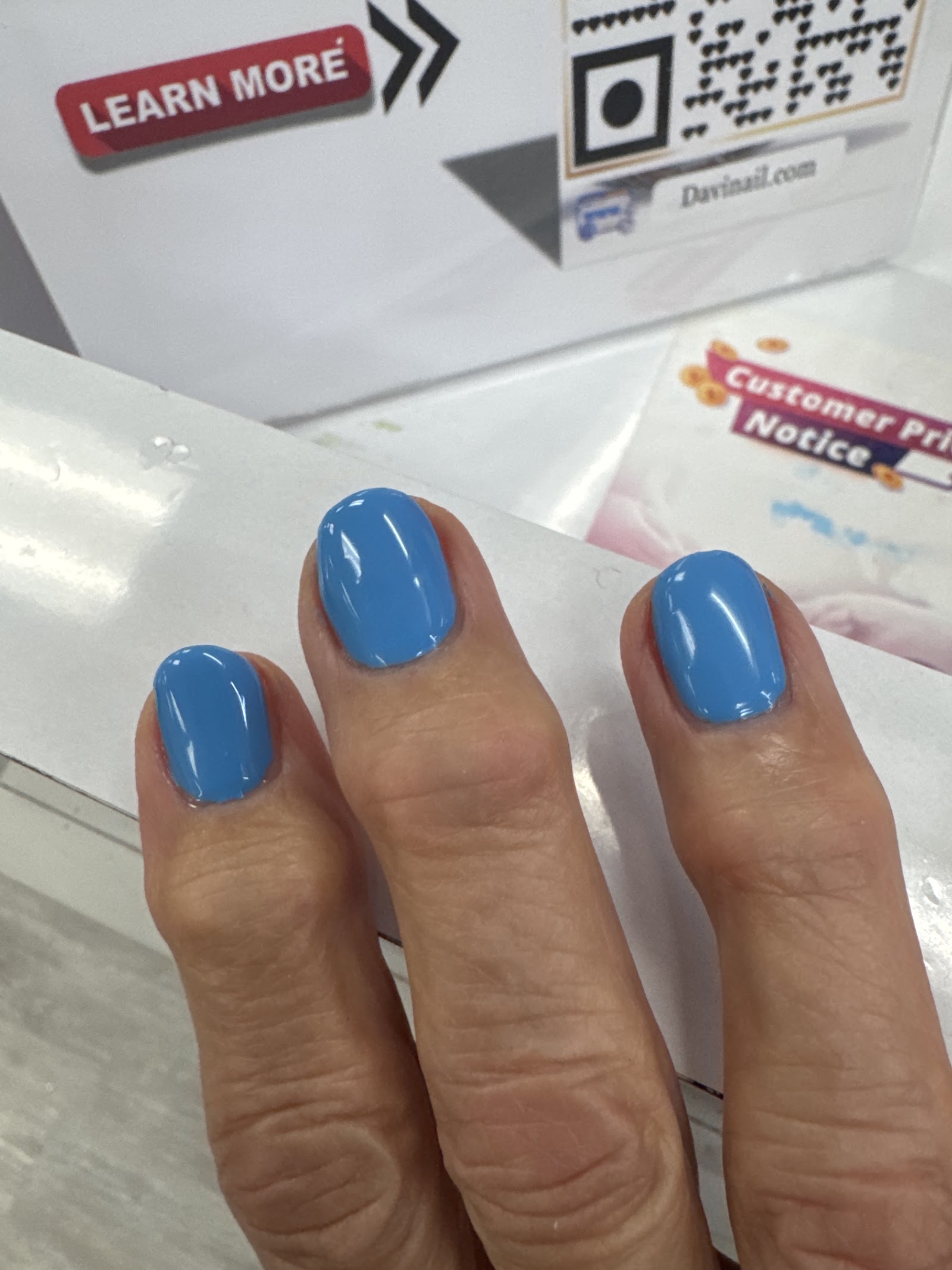 DAVI NAILS logo